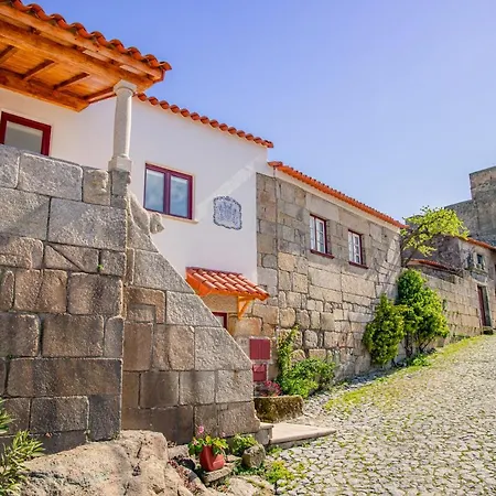 בית הארחה Casa Do Leao 3*